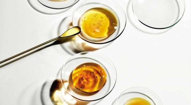 Ανακάλυψε το νέο ορό της Guerlain που προσφέρει ανανέωση και επανόρθωση της επιδερμίδας