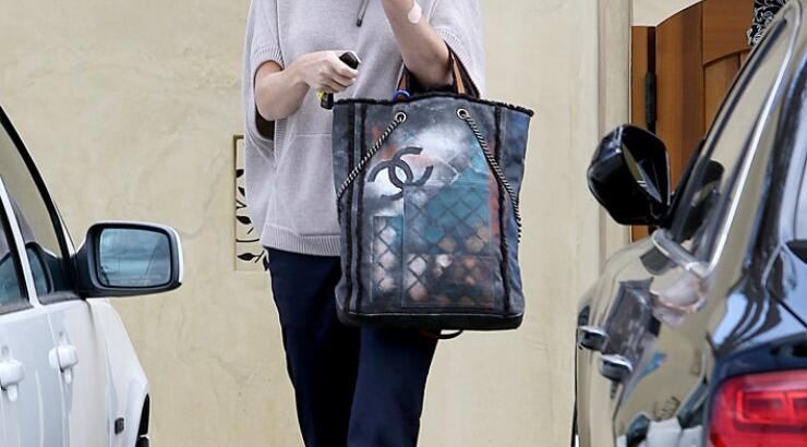 Χώρισε και πλέον κρύβεται από όλους [εικόνες]