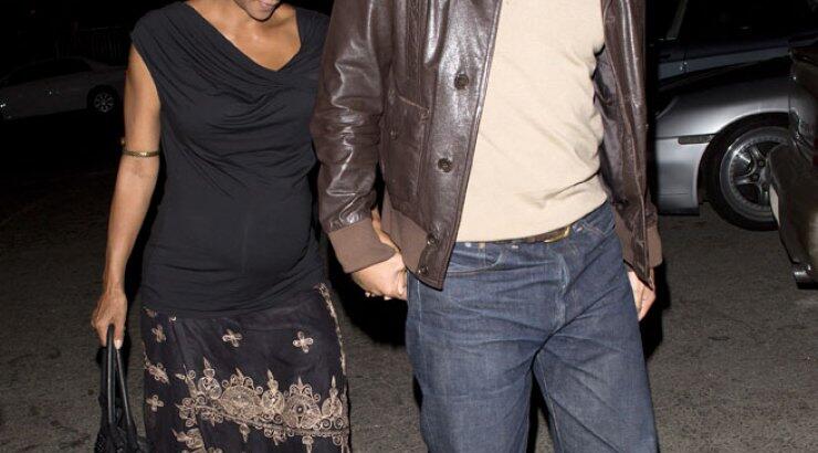 Halle Berry: Ερωτευμένη και έγκυος!