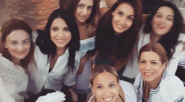 Το hens party της κόρης του βουλευτή του ΔΗ.ΣΥ στη Μύκονο!