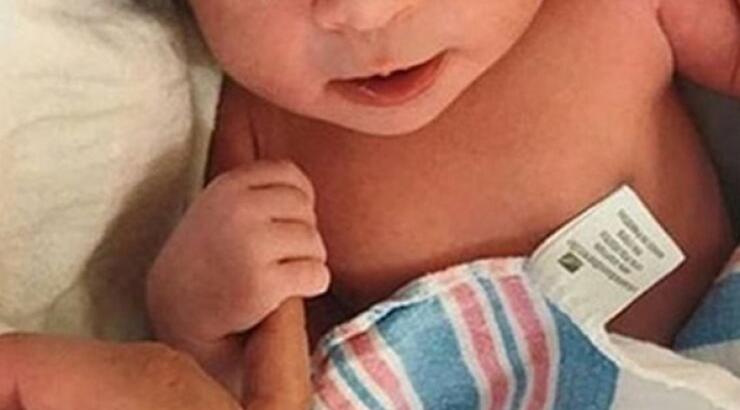 Έγιναν γονείς και αυτή είναι η πρώτη φωτογραφία της κόρης τους