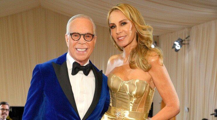 Ο Tommy και η Dee Hilfiger παρευρέθηκαν στο 2022 Metropolitan Museum of Art