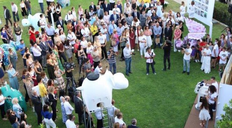 Το Προεδρικό γέμισε με ιπποπόταμους!