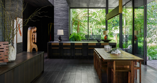 Το σπίτι ενός αρχιτέκτονα κρυμμένο μέσα σε έναν μυστικό κήπο