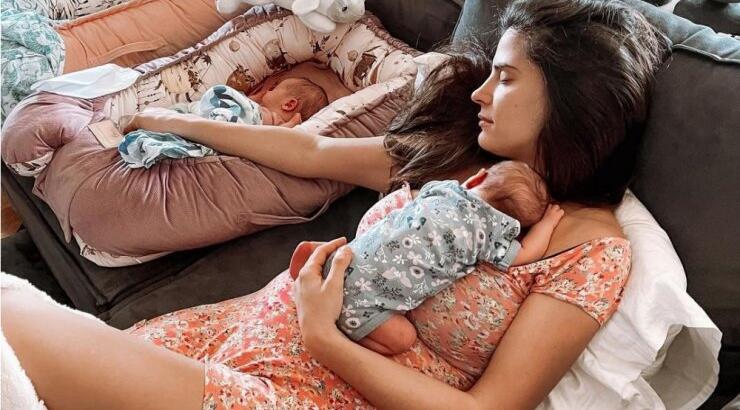 Χριστίνα Μπόμπα: Δείτε πως απαθανάτισε τις δίδυμες κόρες της [εικόνα]