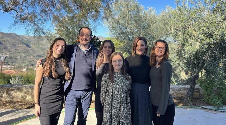 Χριστοδουλίδης – Καρσερά: Η κόρη τους Δέσποινα έχει γενέθλια – Η εικόνα με τις αδερφές της