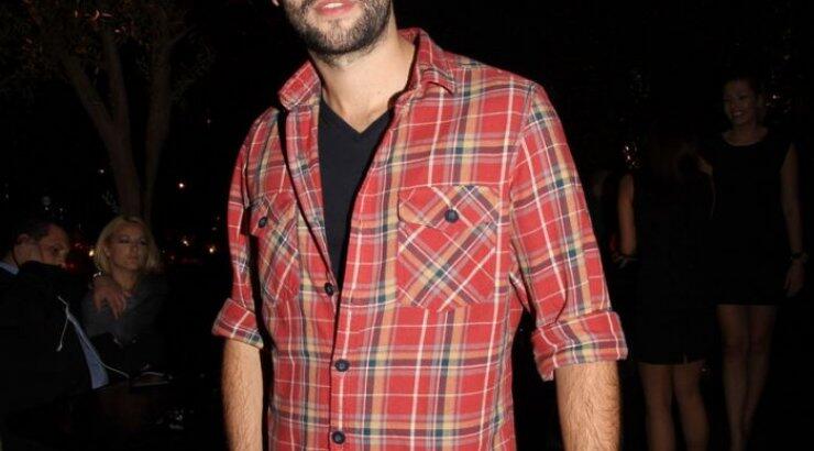 Ο αδελφός της Ελένης Μενεγάκη μας τα έδειξε (σχεδόν) όλα[εικόνα]