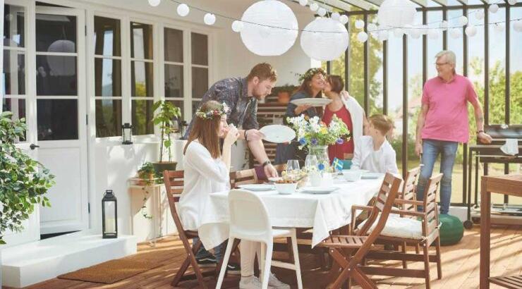 ΙΚΕΑ: Μεταφερόμαστε έξω!