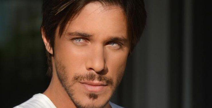 Ο Νίκος Οικονομόπουλος στην Blinkers!