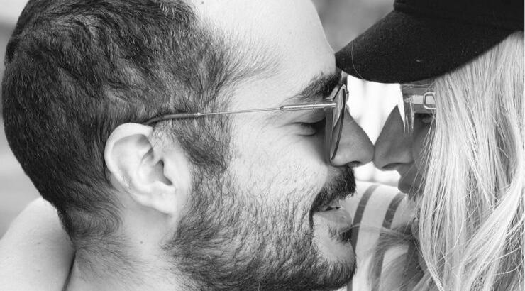 Ηλιάκη - Μανουσάκης: Λίγο πριν γίνουν γονείς έκαναν την πιο γλυκιά τους φωτογράφηση [εικόνες]