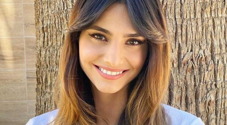 Η Ηλιάνα Παπαγεωργίου φόρεσε το κουστούμι με τον πιο σέξι τρόπο