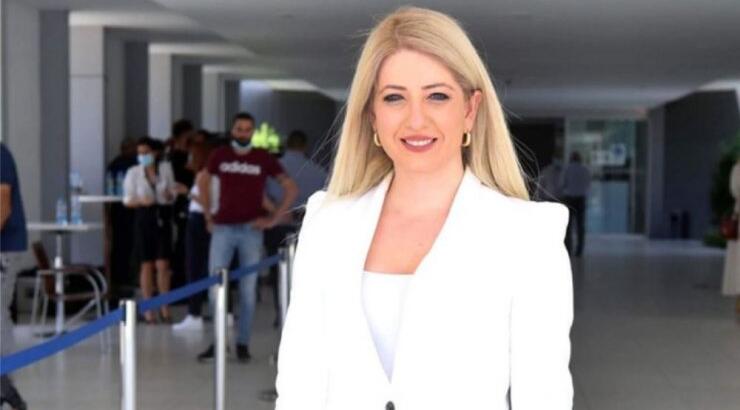 Αννίτα Δημητρίου: Φοράει ένα από τα πιο διαχρονικά φορέματα της μόδας