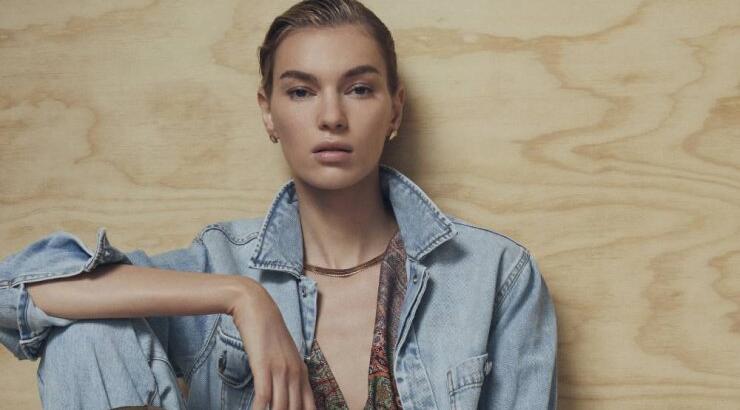 Η νέα φθινοπωρινή συλλογή της Replay μας δείχνει πως το μοντέρνο συνδυάζεται με το διαχρονικό