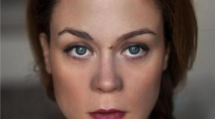 Την καρφίτσα της Μελίνας Μερκούρη «φόρεσε» η Λένα Παπαληγούρα