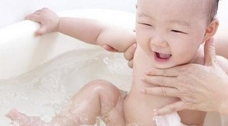 Πόσο συχνά πρέπει να κάνουμε τα παιδιά μας μπάνιο; 