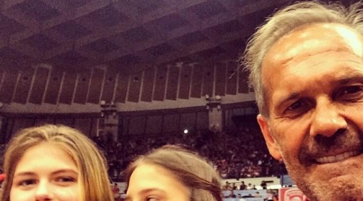 Πέτρος Κωστόπουλος: Με τις κόρες του στο γήπεδο