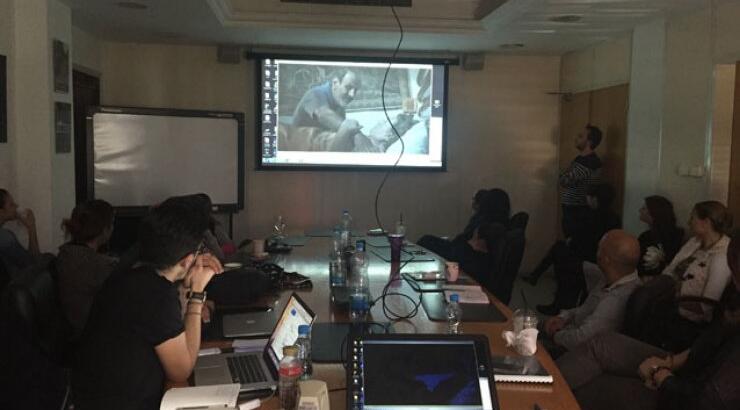 "Kρυφός Καιάδας": Έγινε κλειστή παρουσίαση του πιλοτικού επεισόδιου σε ομάδα της τηλεόρασης ΣΙΓΜΑ