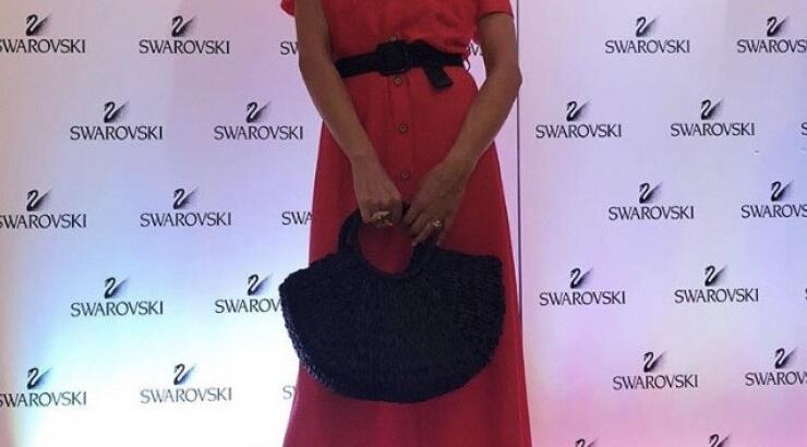 Η τσάντα της Ευαγγελίας Αραβανή είναι Zara και κοστίζει 39.99 ευρώ