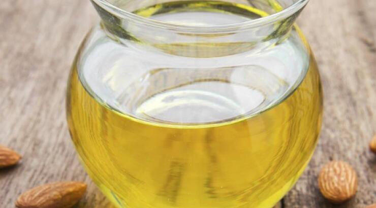 DIY: Λάδι σώματος με αμυγδαλέλαιο