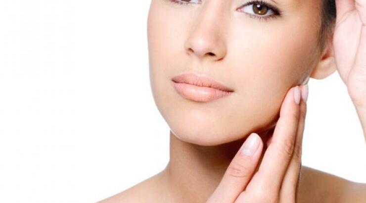 Το προϊόν που απαλύνει τις ρυτίδες, τις λεπτές γραμμές και αποτοξινώνει την περιοχή των ματιών