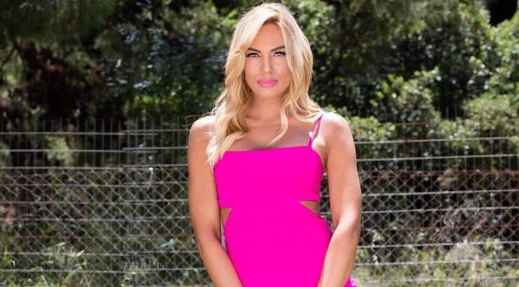 Total Pink: Όλες οι φορές που η Ιωάννα Μαλέσκου φόρεσε ροζ