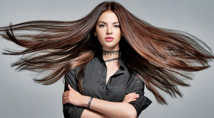 3 τρόποι να ισιώσεις τα μαλλιά σου χωρίς θερμότητα