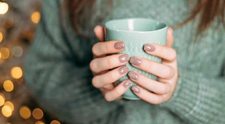 Winter nails:  5+1 stylish σχέδια νυχιών για το χειμώνα