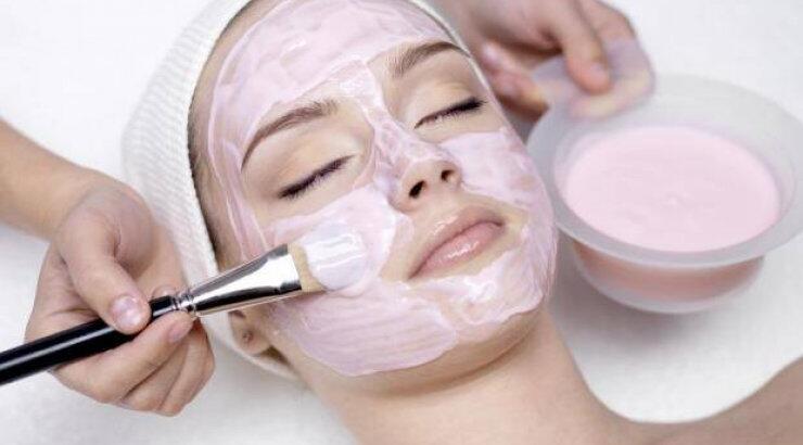 Μια μάσκα ομορφιάς που δουλεύει καθώς κοιμάστε