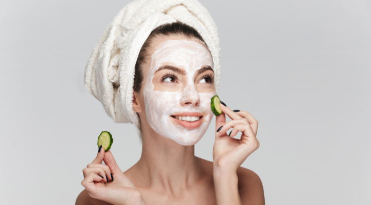 DIY face mask: Φτιάξε μόνη σου μια αναζωογονητική μάσκα προσώπου με γιαούρτι