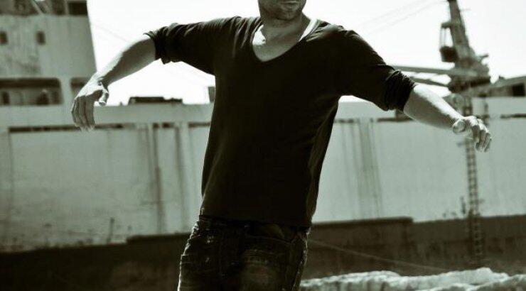 O Jake Athanasiades στο Veramànd Studio