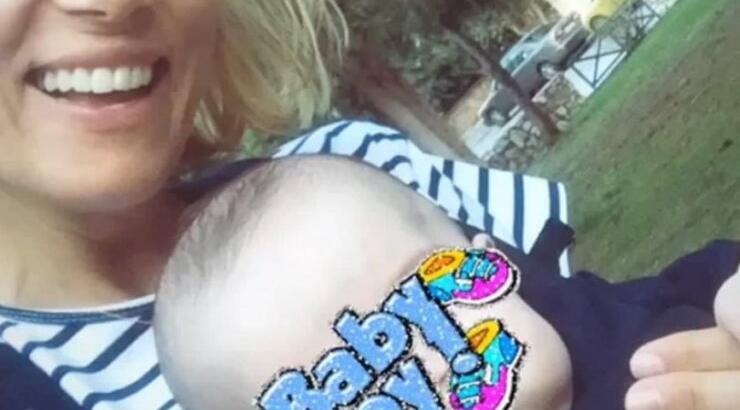 Υπέροχες στιγμές! Η Βίκυ Καγιά με το μικρό Κάρολο στη Μύκονο! [εικόνες]