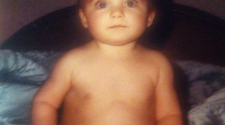 Ποια Ελληνίδα παρουσιάστρια είναι το κοριτσάκι στη φωτογραφία;