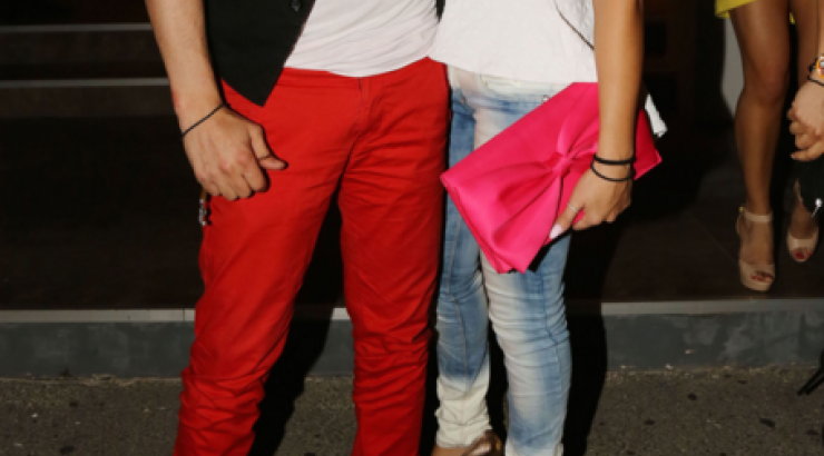 Έλληνας τραγουδιστής ζητά on camera από τη σύντροφό του να του κάνει πρόταση γάμου! [βίντεο]