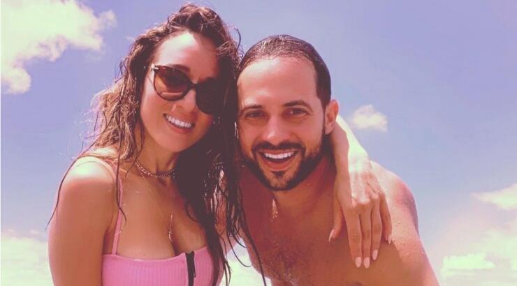 Καλομοίρα: Στην Ελλάδα με τον σύζυγό της για τις καλοκαιρινές τους διακοπές [εικόνες]