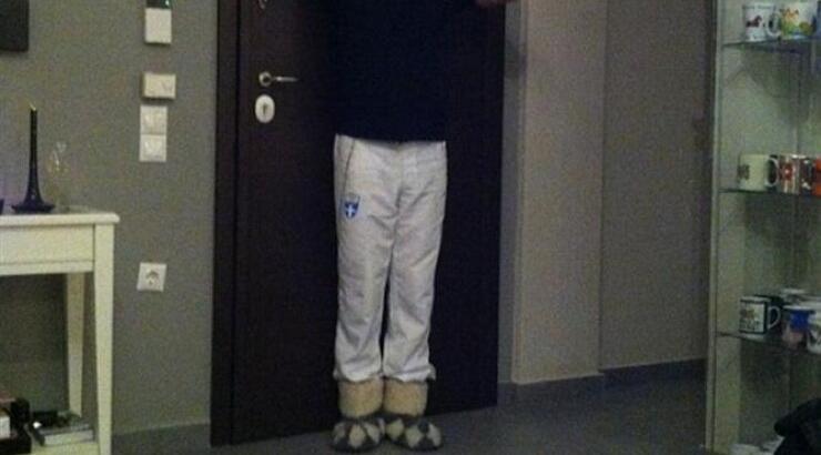 Ελλαδίτης ηθοποιός διοργάνωσε "παντόφλα" party για φίλους