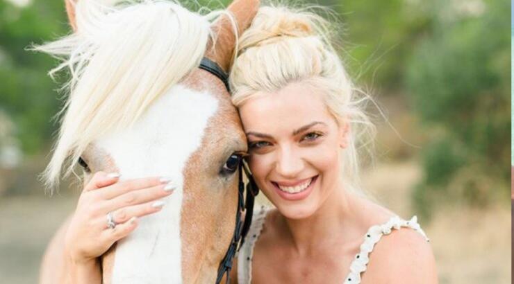 Άντρη Καραντώνη: Απαντά πρώτη φορά για την πλαστική στο στήθος 