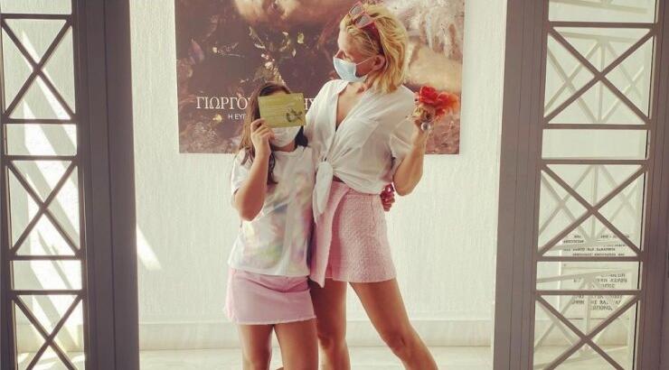 Κατερίνα Καραβάτου: "Εγώ και η Αέλια έχουμε κολλήσει η μια την άλλη...ψείρες" [εικόνα] 