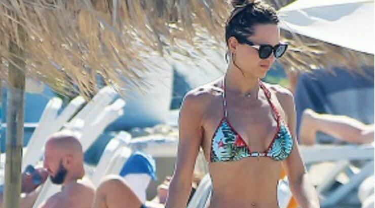 Νικολέττα Καρρά: Οι φωτογράφοι την εντόπισαν στην παραλία με επώνυμο Κύπριο  