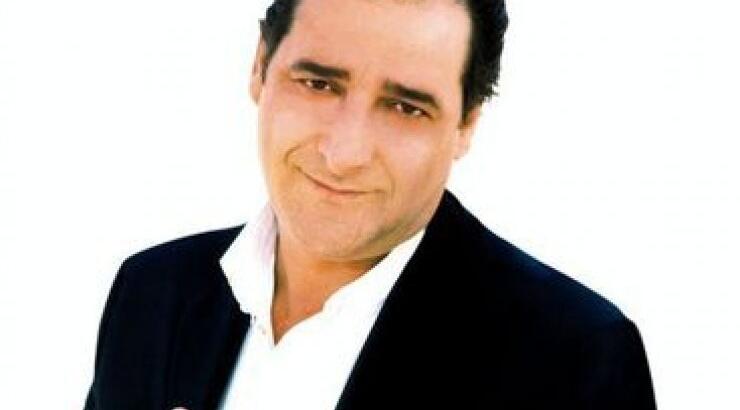 Ακούστε το νέο τραγούδι του Βασίλη Καρρά