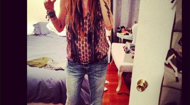 Σοφία Καρβέλα: Στον 8ο μήνα και stylish