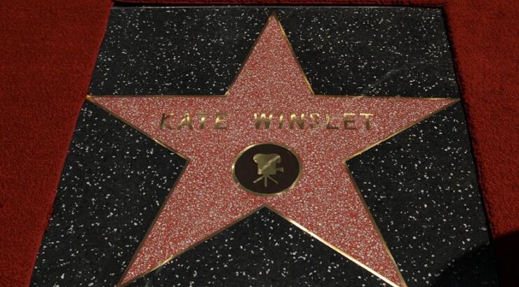 Διάσημη σταρ του Hollywood απέκτησε επιτέλους αστέρι στη λεωφόρο της δόξας [φωτογραφίες]