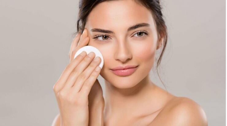 10 προϊόντα για σωστό καθαρισμό του προσώπου
