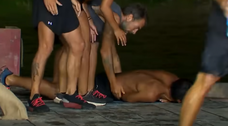 Τραυματισμός από το πουθενά για τον Σάκη Κατσούλη στο “Survivor All Star” [βίντεο]