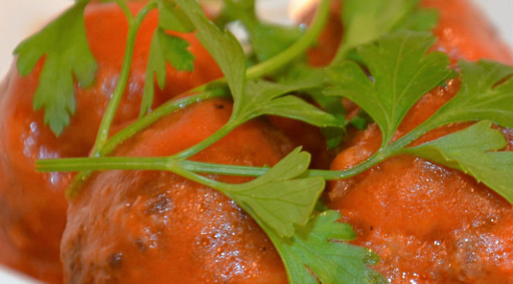 Κεφτέδες με σάλτσα ντομάτας
