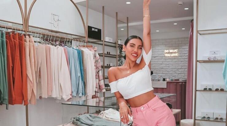 Τα κίτρινα feather mules της Στέφανης Σόλωνος που θέλουμε να αποκτήσουμε τώρα