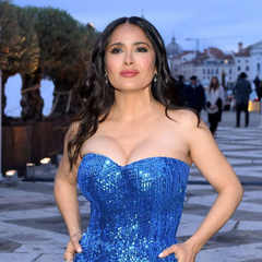 H Salma Hayek έγινε γιαγιά για πρώτη φορά