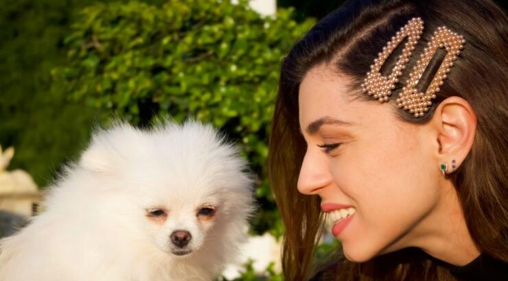 Σου συστήνω για πρώτη φορά τη μικρή μου αδερφή!