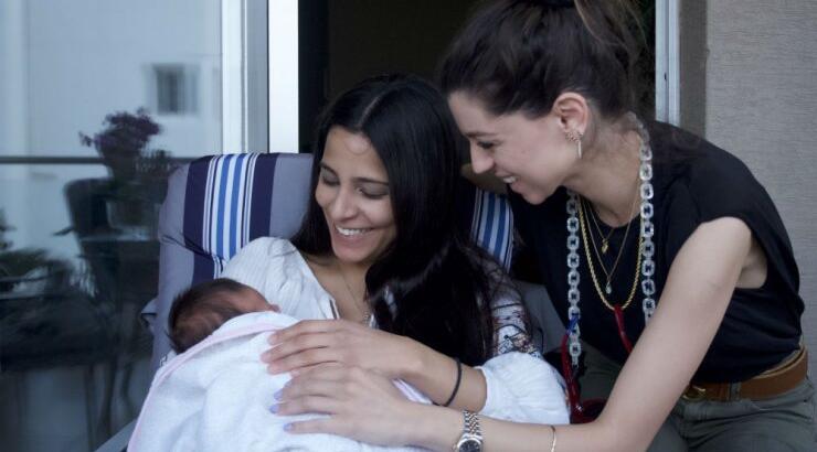 Επισκέφθηκα μετά από τρεις μήνες το νεογέννητο της κολλητής μου!