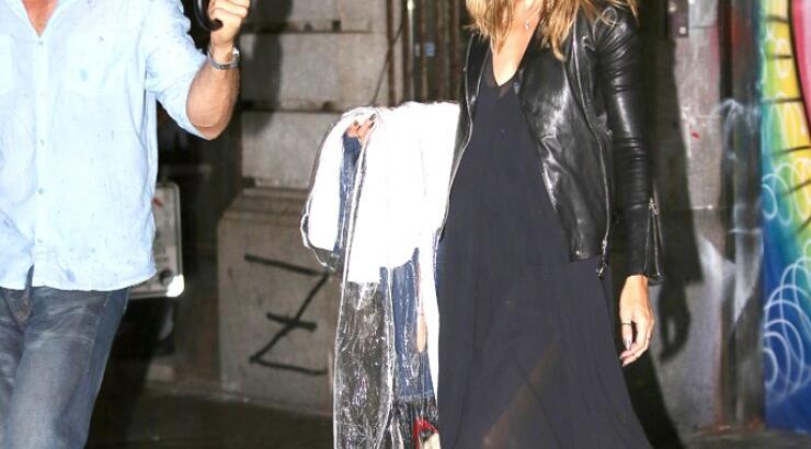 Mέχρι και βοηθό για την ομπρέλα έχει η… [εικόνες]