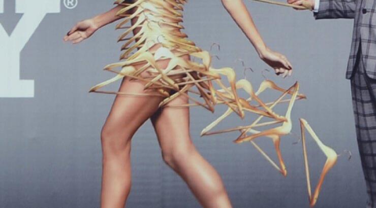 Γυμνή στους δρόμους η Heidi Klum [εικόνες]